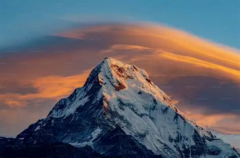 Mount Everest trail view for adventure travel inspiration